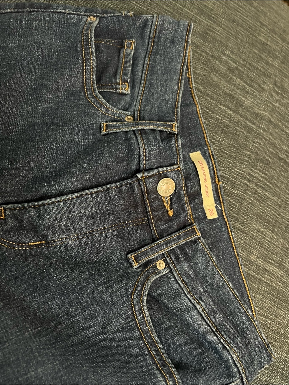Womenās Dark Blue Skinny Jeans - 26